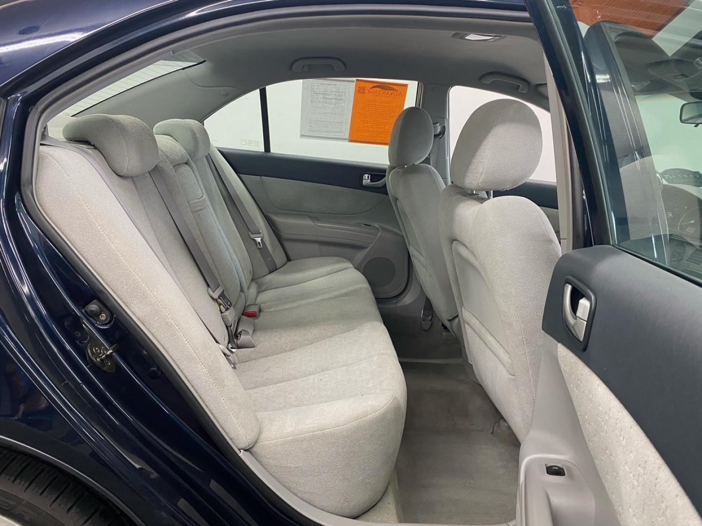 2007 BLUE /white Hyundai Sonata (5NPEU46F37H) , located at 533 S West End Blvd., Quakertown, PA, 18951, (877) 257-4995, 40.343994, -75.303604 - Photo#5